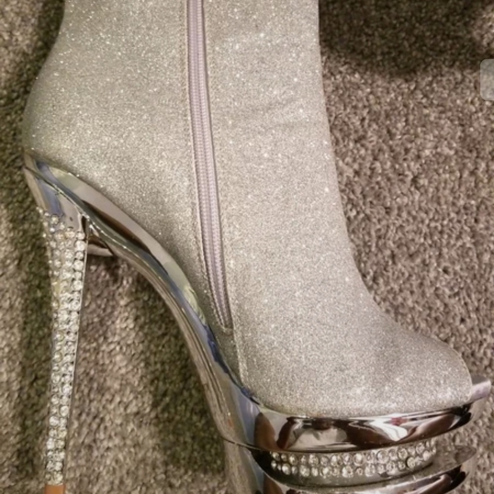 Booties - Picture 5 of 7